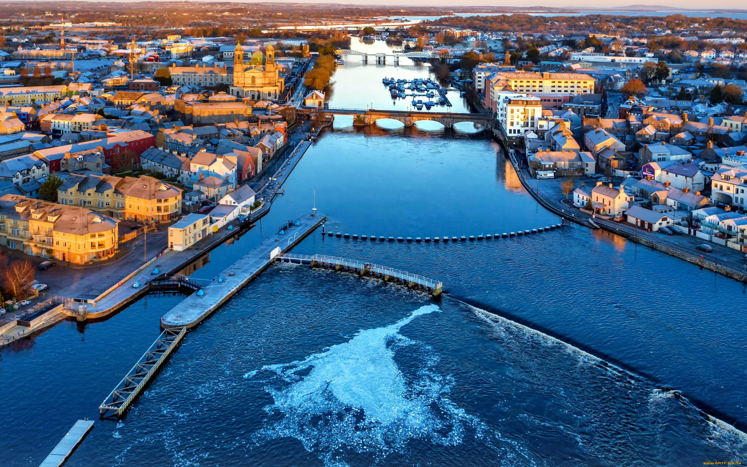 athlone, river shannon, ireland, , - , river, shannon